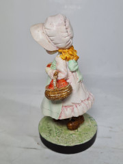 Фигурка винтажная John Sands / Sarah Kay "Девочка с корзиной яблок", керамика, 12 см, Австралия, 1960-70гг.