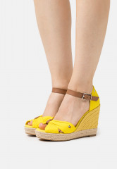 Tommy Hilfiger BASIC OPEN TOE WEDGE Platform sandals vivid yellow BASIC OPEN TOE WEDGE Босоножки на платформе ярко-желтый